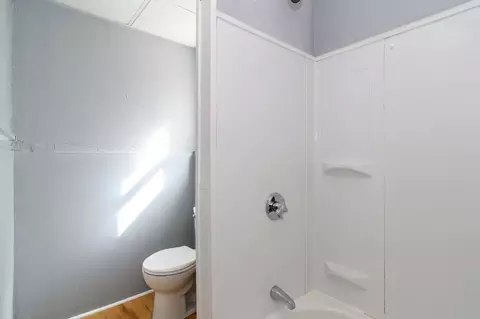 Bath - 52 525 Wall St, Worcester, MA 01604 photo 3 of 4