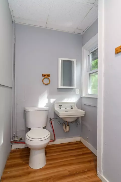 Bath - 52 525 Wall St, Worcester, MA 01604 photo 2 of 4