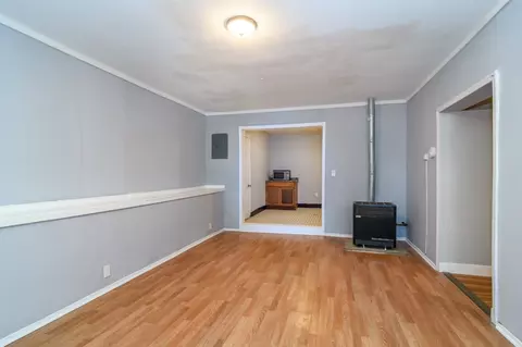 Living - 52 525 Wall St, Worcester, MA 01604 photo 2 of 11