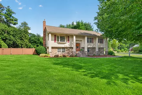 41 Fox Run, Tewksbury, MA 01876