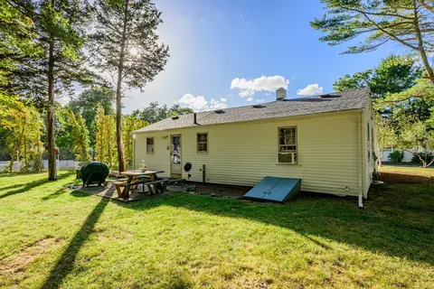 Exterior - 466 Old Mill Rd, Osterville, MA 02655 photo 8 of 10