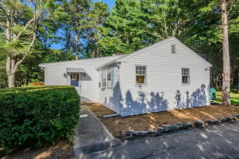 Exterior - 466 Old Mill Rd, Osterville, MA 02655 photo 2 of 10