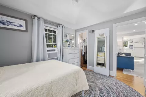 Bedroom - 466 Old Mill Rd, Osterville, MA 02655 photo 5 of 6