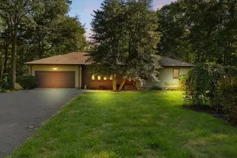 95 Christopher Cr, Westport, MA 02790