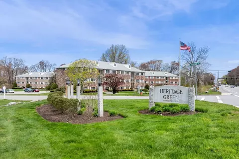 230 Chickering Rd #12, North Andover, MA 01845
