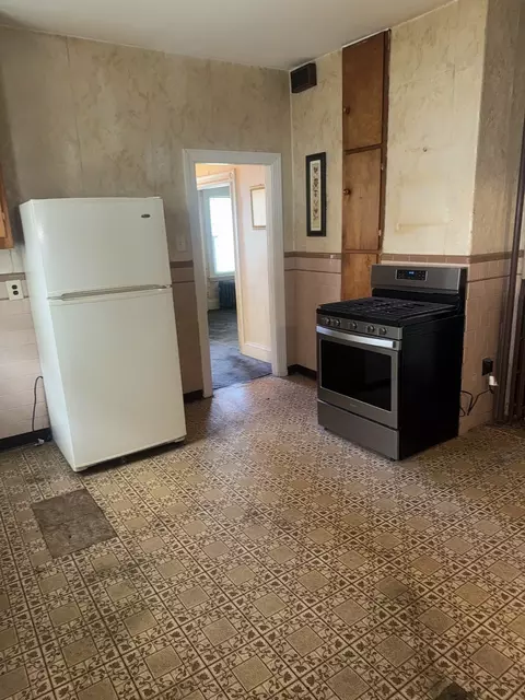 Kitchen - 58 Chatham Rd, Everett, MA 02149 photo 5 of 5