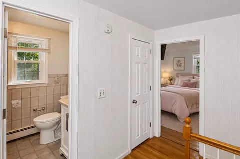 Entry Way - 14 Cunningham Dr, Framingham, MA 01701 photo 4 of 5