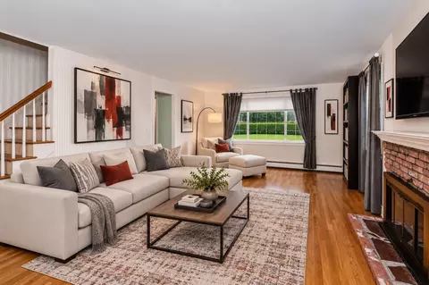 Living - 14 Cunningham Dr, Framingham, MA 01701 photo 1 of 2