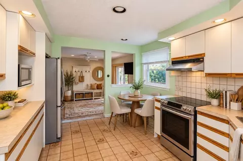 Kitchen - 14 Cunningham Dr, Framingham, MA 01701 photo 1 of 4