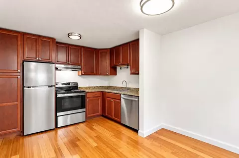 41 Warren St #B2, Waltham, MA 02453