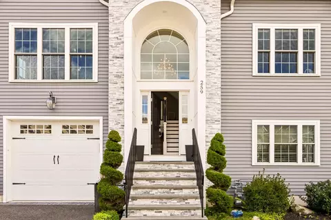 259 Oakwood Ave, Revere, MA 02151