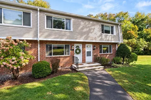 31 Farrwood Dr #31, Haverhill, MA 01835