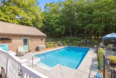 Exterior - 17 Maple St, Douglas, MA 01516 photo 9 of 13
