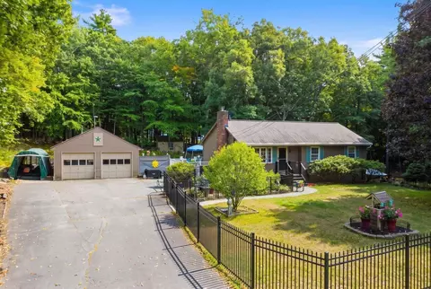 Exterior - 17 Maple St, Douglas, MA 01516 photo 2 of 13
