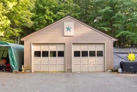 Exterior - 17 Maple St, Douglas, MA 01516 photo 5 of 13