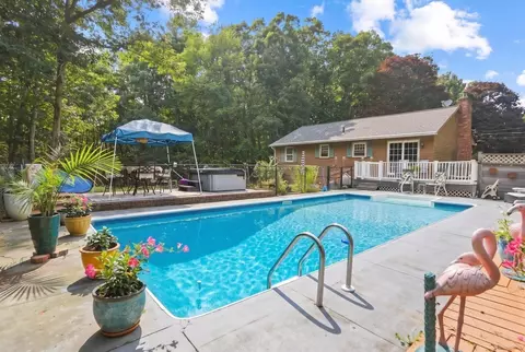 Exterior - 17 Maple St, Douglas, MA 01516 photo 3 of 13