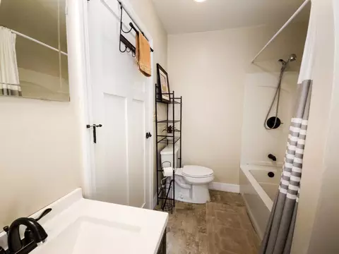 Bath - 38 Northampton Ave, Springfield, MA 01109 photo 5 of 5