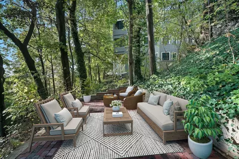 Exterior - 184 Rawson Rd, Brookline, MA 02445 photo 5 of 6