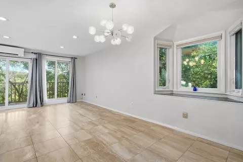 Living - 184 Rawson Rd, Brookline, MA 02445 photo 5 of 6