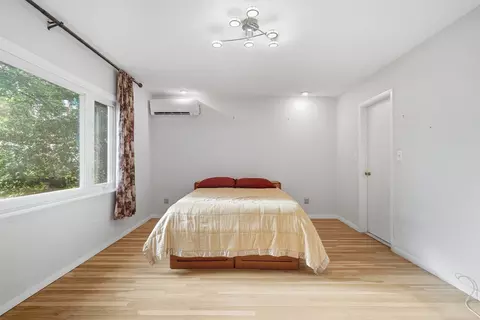 Bedroom - 184 Rawson Rd, Brookline, MA 02445 photo 3 of 3