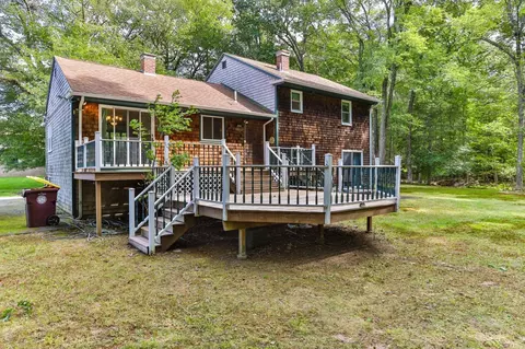 Exterior - 6 Mapleton St, Acushnet, MA 02743 photo 6 of 12
