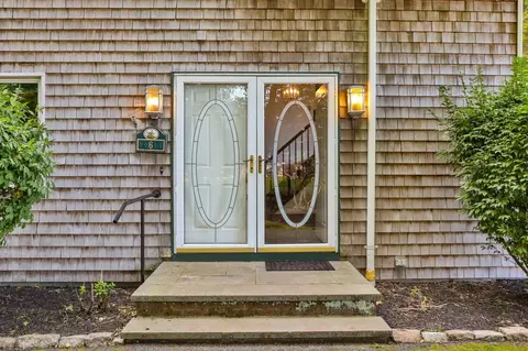 Entry Way - 6 Mapleton St, Acushnet, MA 02743 photo 1 of 3