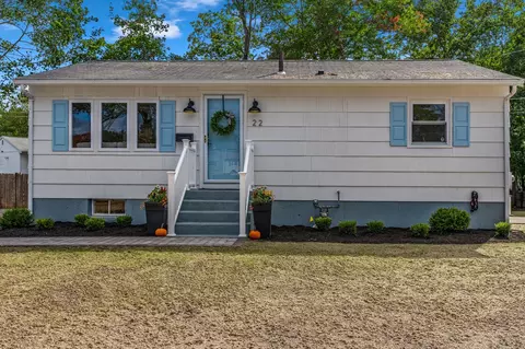 22 Brookside Rd, Rockland, MA 02370