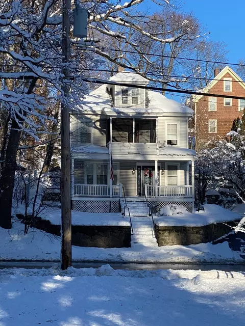 416 Rogers St, Lowell, MA 01852