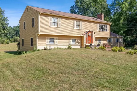 95 Crooked Ln, Lakeville, MA 02347
