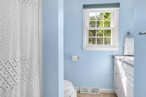 Bath - 7 Hickory Dr, Townsend, MA 01469 photo 1 of 1