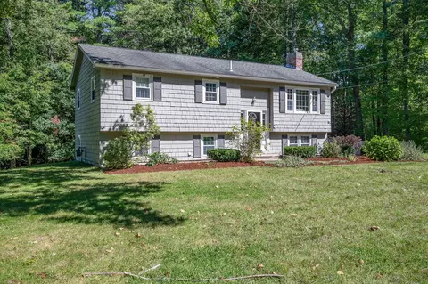 Exterior - 7 Hickory Dr, Townsend, MA 01469 photo 2 of 7