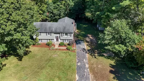 View/Area - 7 Hickory Dr, Townsend, MA 01469 photo 2 of 5