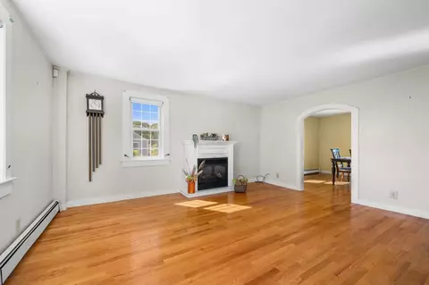 Living - 53 Main Ave, Wareham, MA 02538 photo 1 of 4