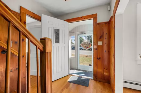 Entry Way - 53 Main Ave, Wareham, MA 02538 photo 1 of 3