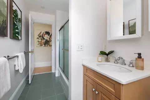 Bath - 16 Abbott St, Wellesley, MA 02482 photo 3 of 3