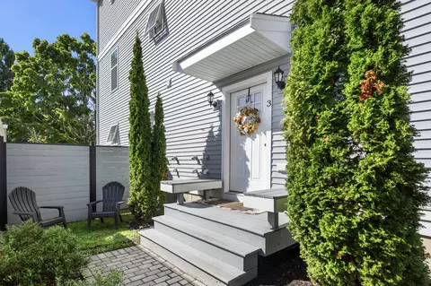 224 Court St #3, New Bedford, MA 02740