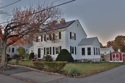 28 Cobb Ln, Lynn, MA 01904