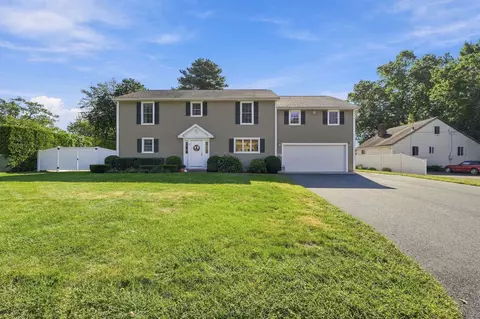63 Autumn St, Agawam, MA 01001