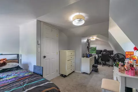 Bedroom - 196 Pendleton Ave, Chicopee, MA 01020 photo 1 of 3