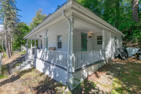 Exterior - 196 Pendleton Ave, Chicopee, MA 01020 photo 4 of 4