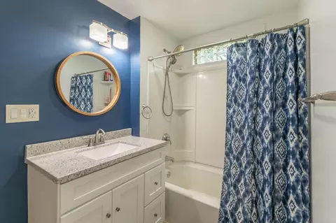 Bath - 196 Pendleton Ave, Chicopee, MA 01020 photo 1 of 1