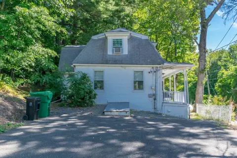 Exterior - 196 Pendleton Ave, Chicopee, MA 01020 photo 3 of 4