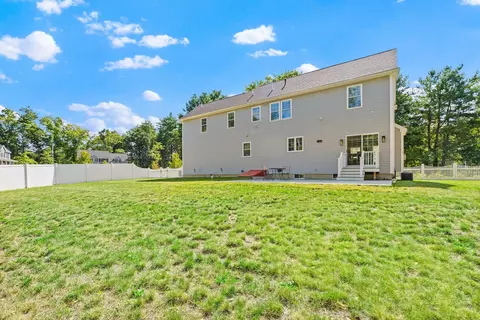 Exterior - 4 Wisteria Ln, Maynard, MA 01754 photo 4 of 5