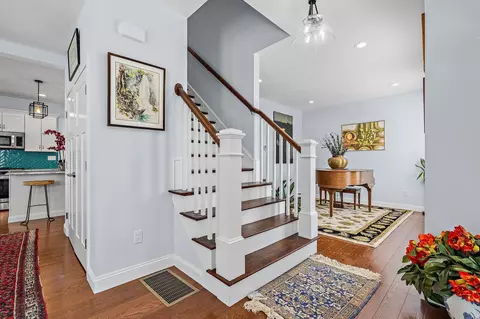 Entry Way - 4 Wisteria Ln, Maynard, MA 01754 photo 4 of 6