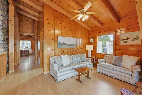 Living - 21 Taft Ave, Mendon, MA 01756 photo 7 of 8