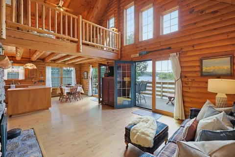 Living - 21 Taft Ave, Mendon, MA 01756 photo 1 of 8