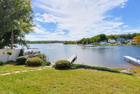 Exterior - 21 Taft Ave, Mendon, MA 01756 photo 7 of 9