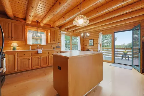 Kitchen - 21 Taft Ave, Mendon, MA 01756 photo 2 of 3