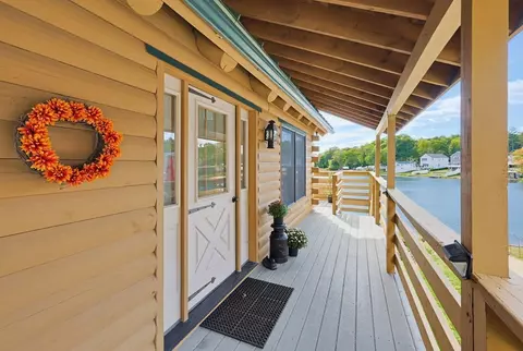 Exterior - 21 Taft Ave, Mendon, MA 01756 photo 1 of 9