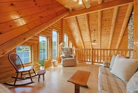 Living - 21 Taft Ave, Mendon, MA 01756 photo 5 of 8